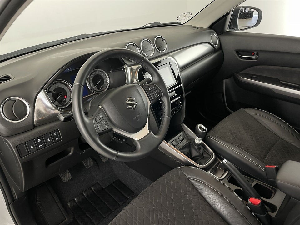 Suzuki Vitara 1,4 mHybrid Adventure 5d