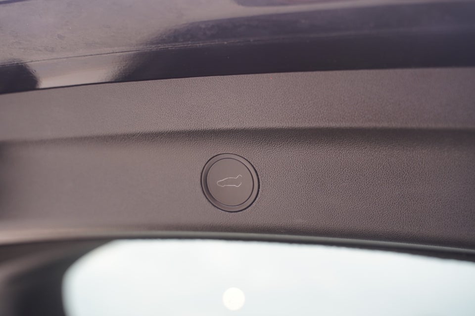 Tesla Model Y Long Range AWD 5d