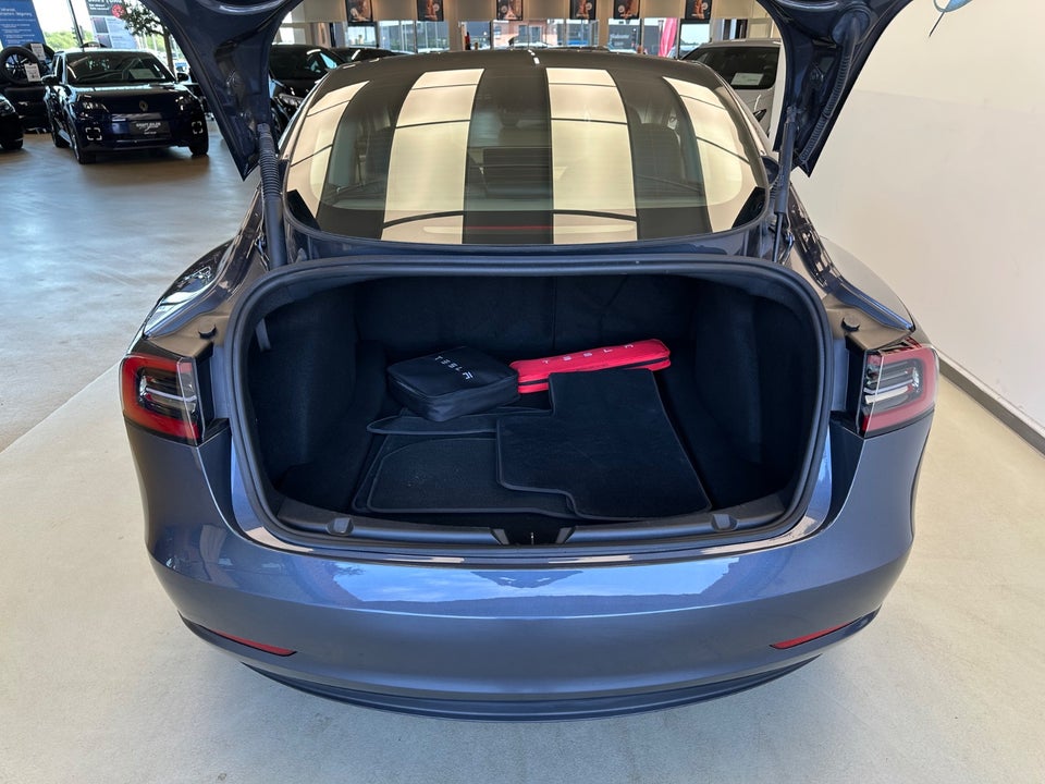 Tesla Model 3 Long Range AWD 4d