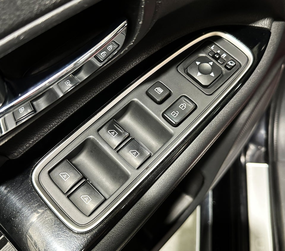 Mitsubishi Outlander 2,4 PHEV Instyle CVT 4WD 5d