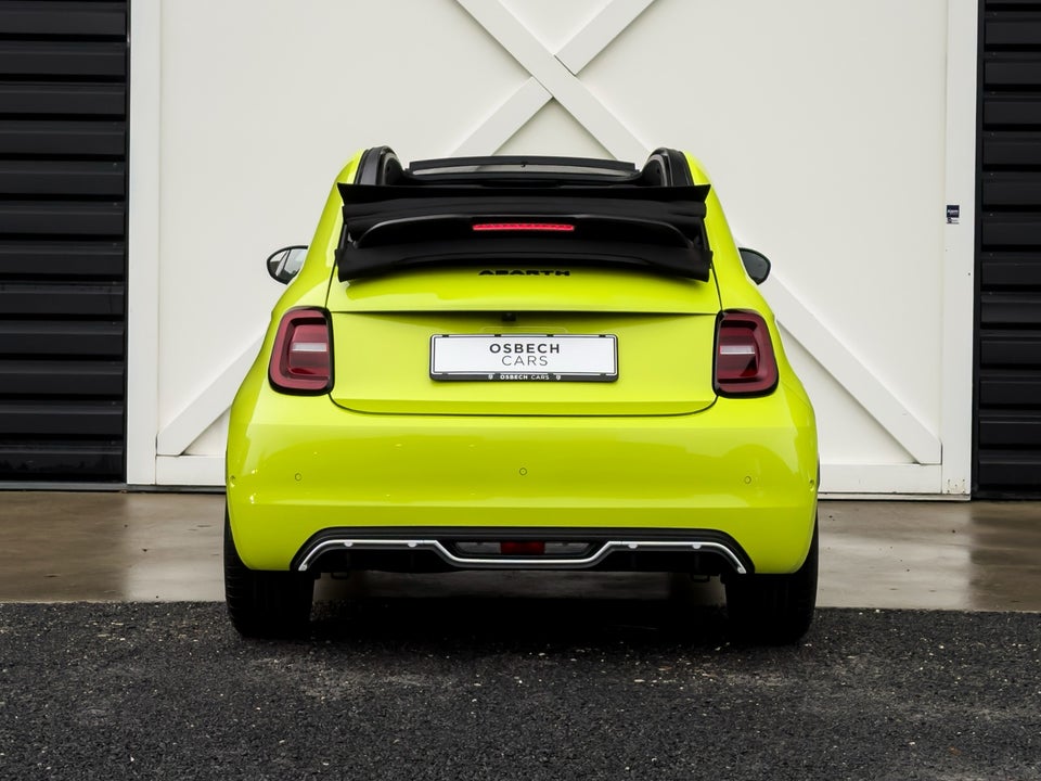 Abarth 500e Scorpionissima Cabrio 2d