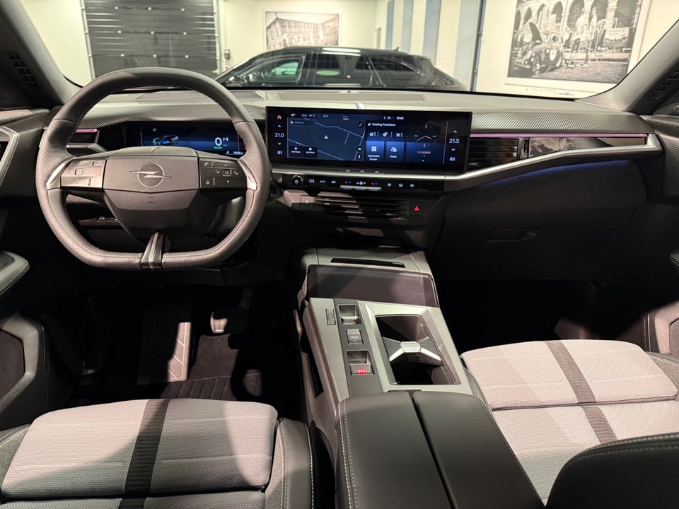 Opel Grandland-e 73 GS Sky 5d