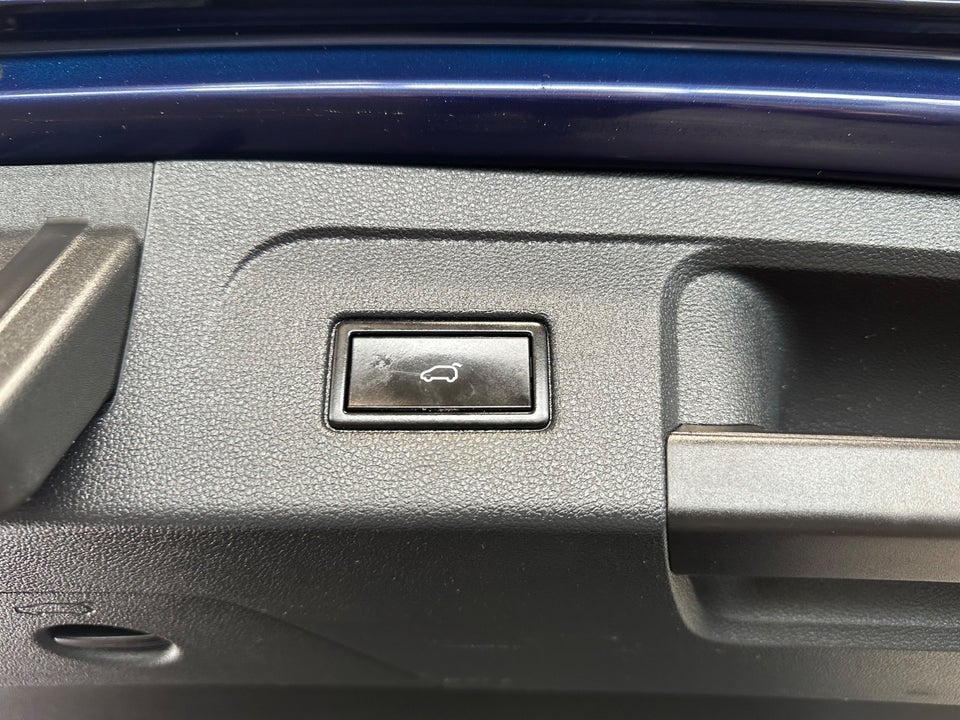 VW Touran 2,0 TDi 150 IQ.Drive DSG Van 5d