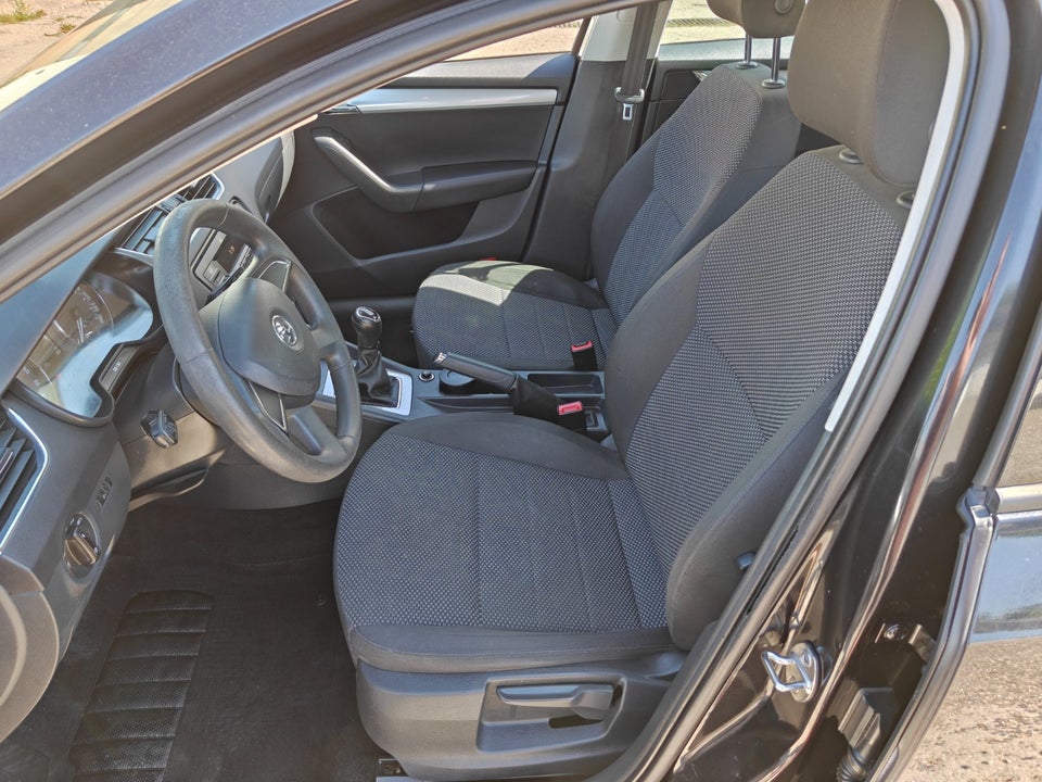 Skoda Octavia 1,6 TDi 105 Ambition Combi 5d