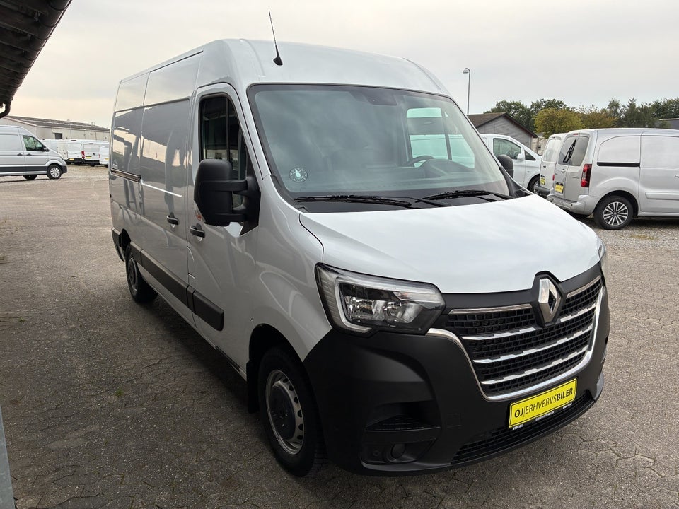 Renault Master IV T33 2,3 dCi 150 L2H2 Kassevogn