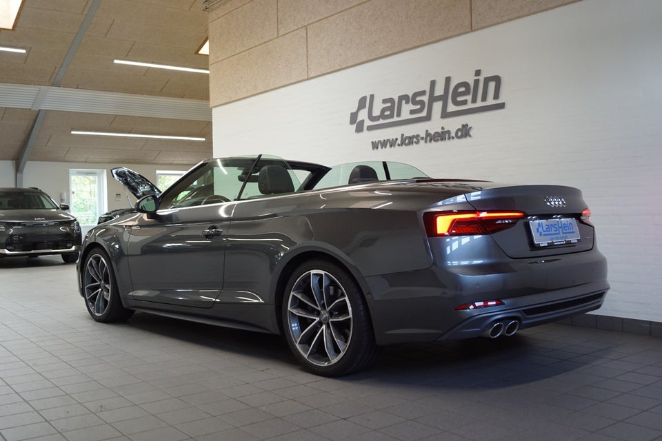 Audi A5 3,0 TDi 286 S-line Cabriolet quattro Tiptr. 2d