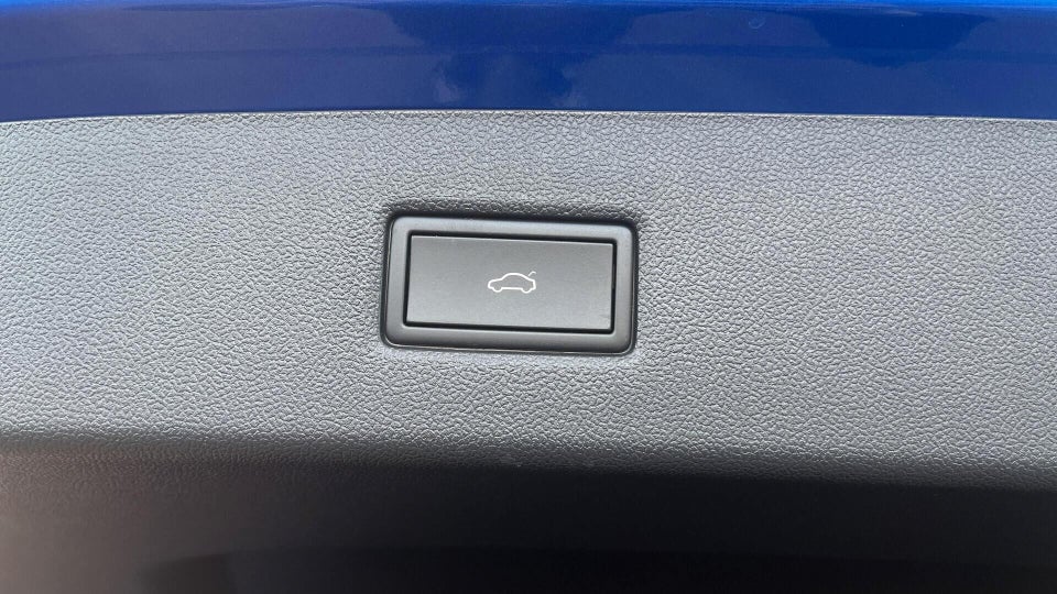 Ford Explorer 82 Premium Extended Range 5d