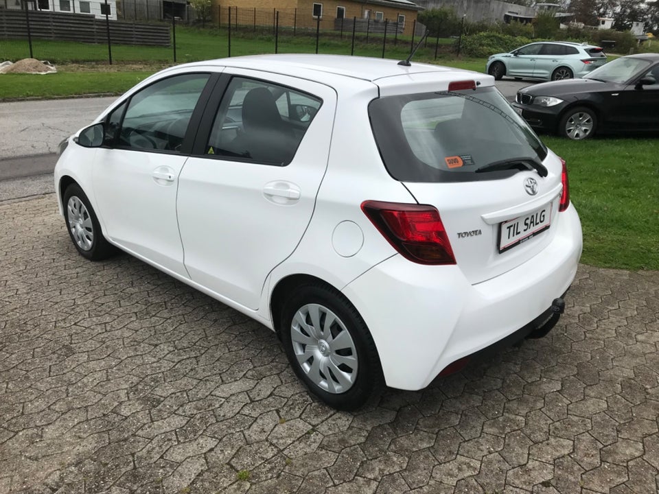 Toyota Yaris 1,3 VVT-i T2 5d