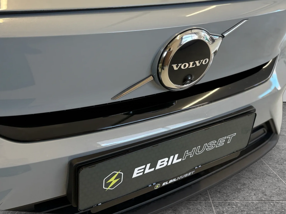 Volvo EX40 Extended Range Plus 5d