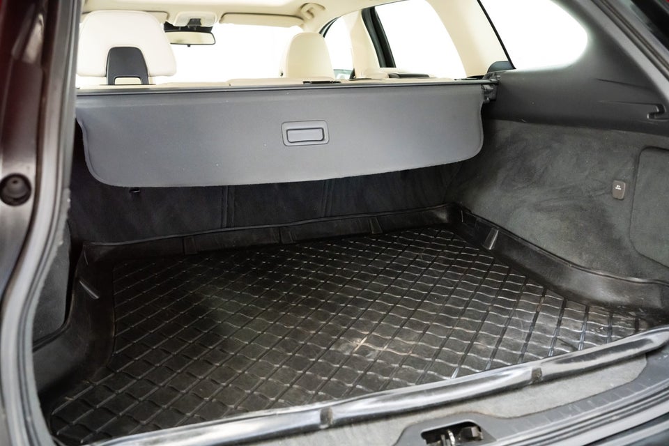 Volvo XC60 2,4 D5 215 Summum aut. AWD 5d