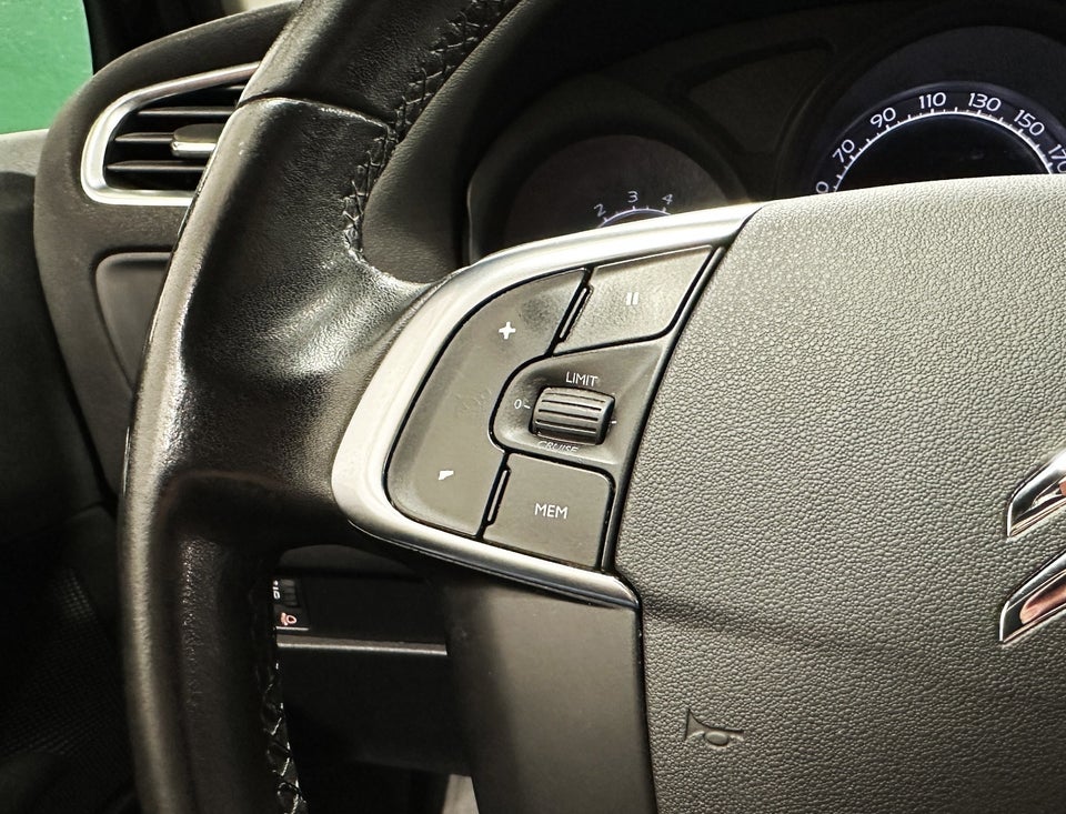 Citroën C4 1,6 e-HDi 115 Seduction 5d