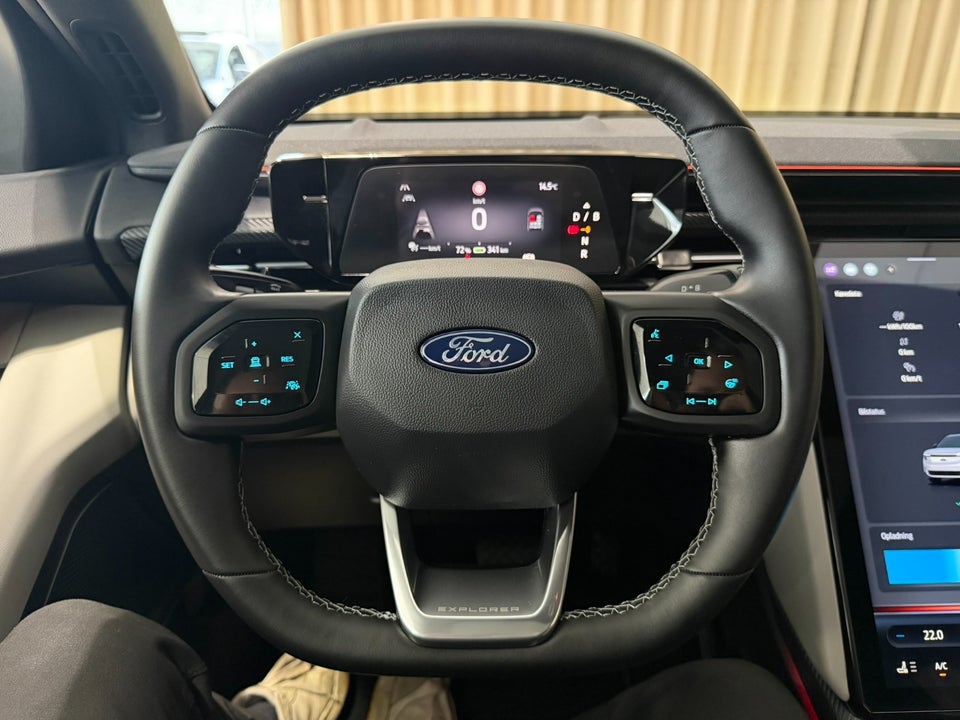 Ford Explorer 79 Premium Extended Range AWD 5d