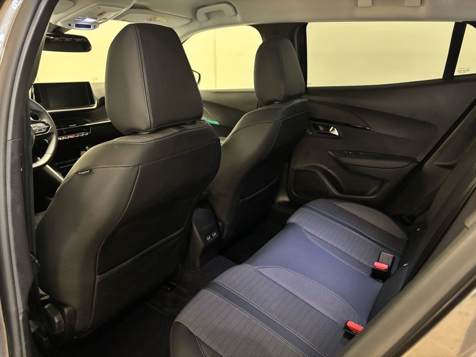 Peugeot 2008 1,2 PureTech 130 Platin Sport EAT8 5d