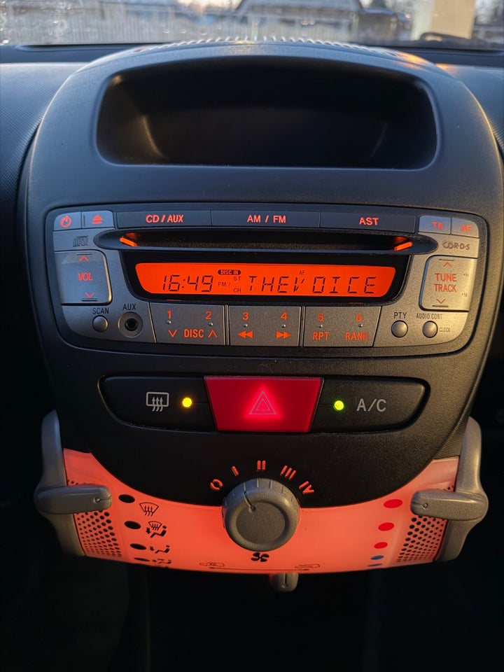 Peugeot 107 1,0 Motion Air 5d