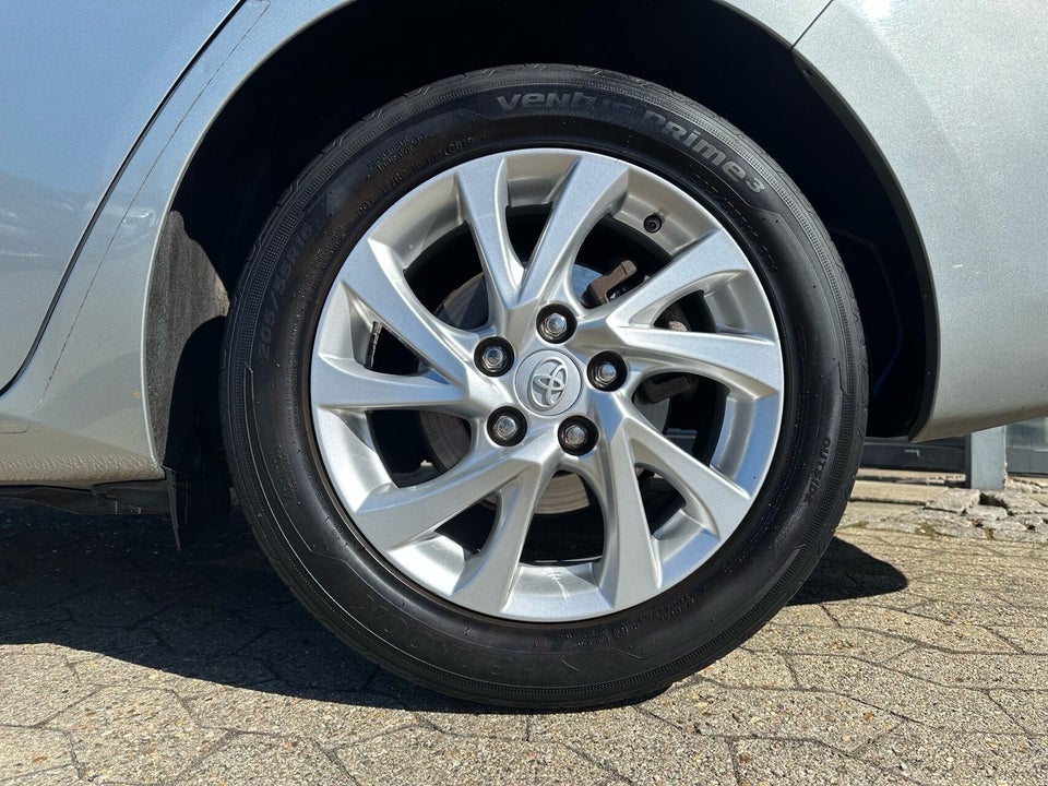 Toyota Auris 1,8 Hybrid H2 Comfort Touring Sports CVT 5d