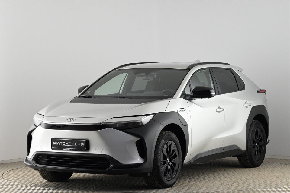 Toyota bZ4X Executive 5d
