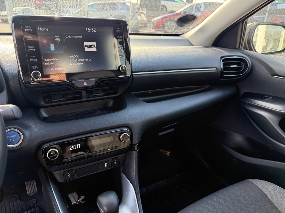 Toyota Yaris 1,5 Hybrid Active Tech+ Design e-CVT 5d