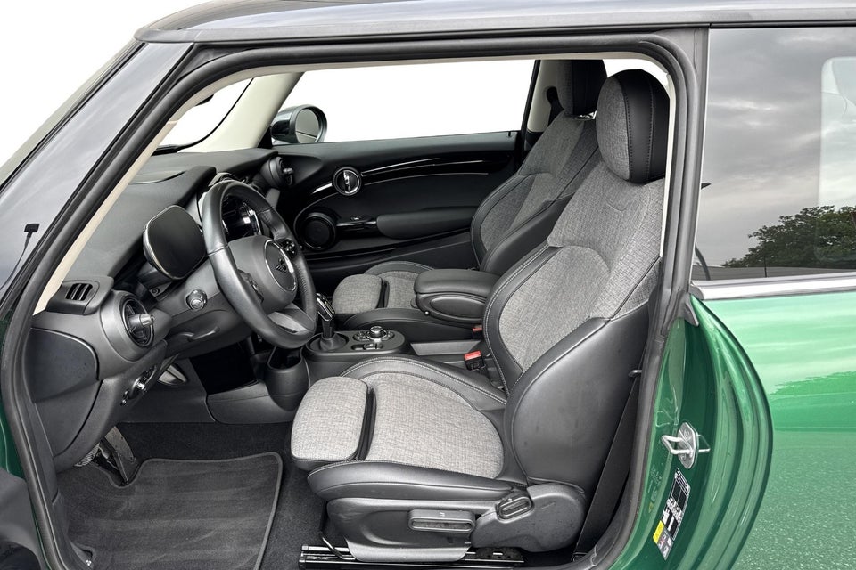 MINI Cooper SE Classic 3d