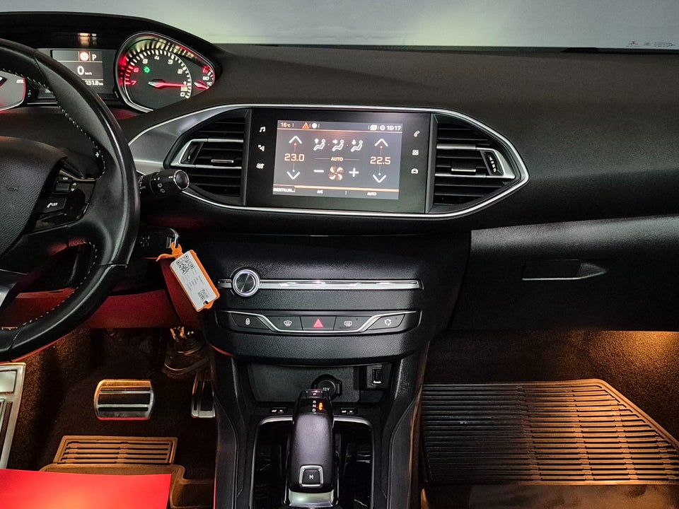 Peugeot 308 1,2 PureTech 130 Prestige EAT8 5d