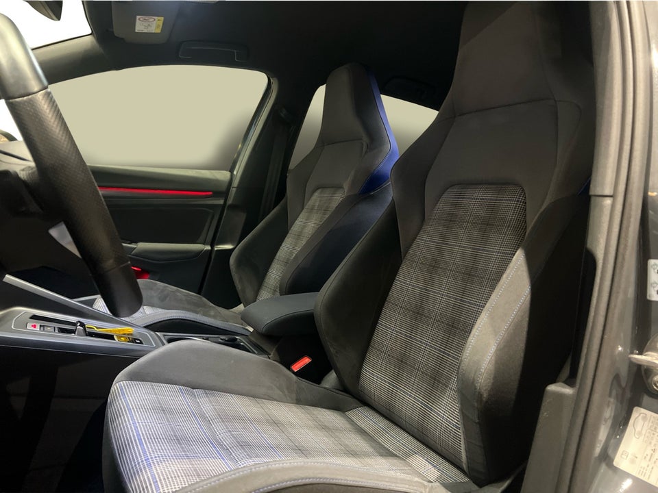 VW Golf VIII 1,4 GTE DSG 5d