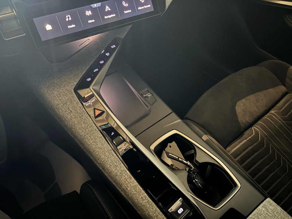 Peugeot e-5008 77 GT 7prs 5d