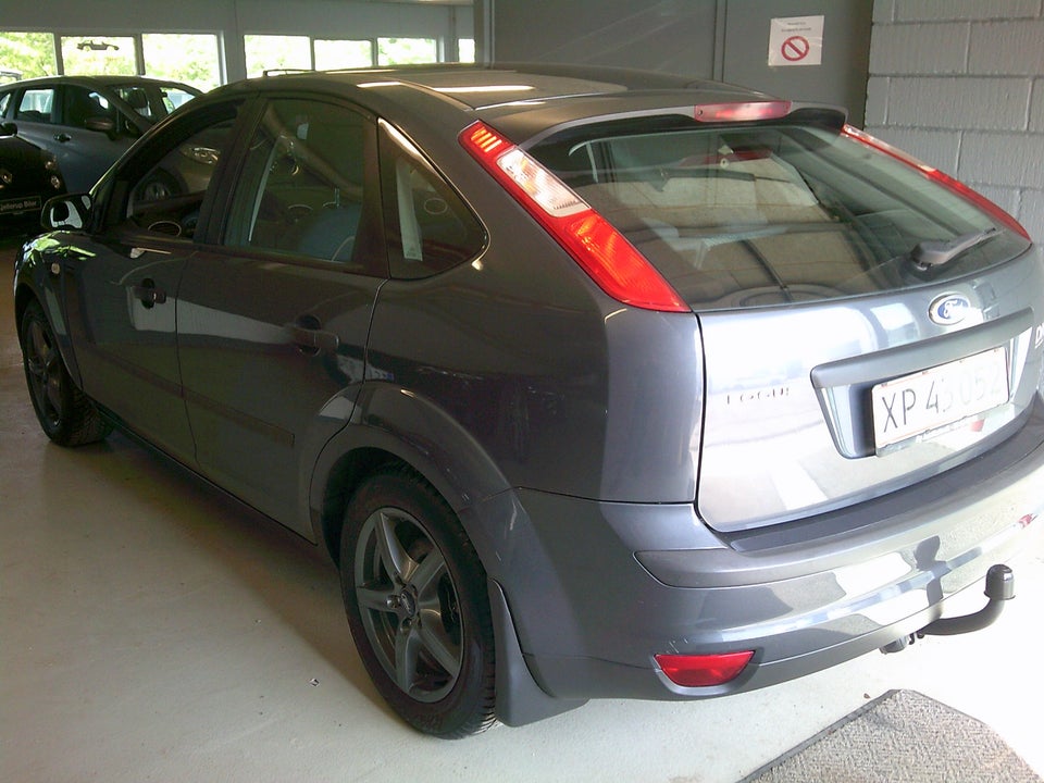 Ford Focus 1,6 Trend 100 5d