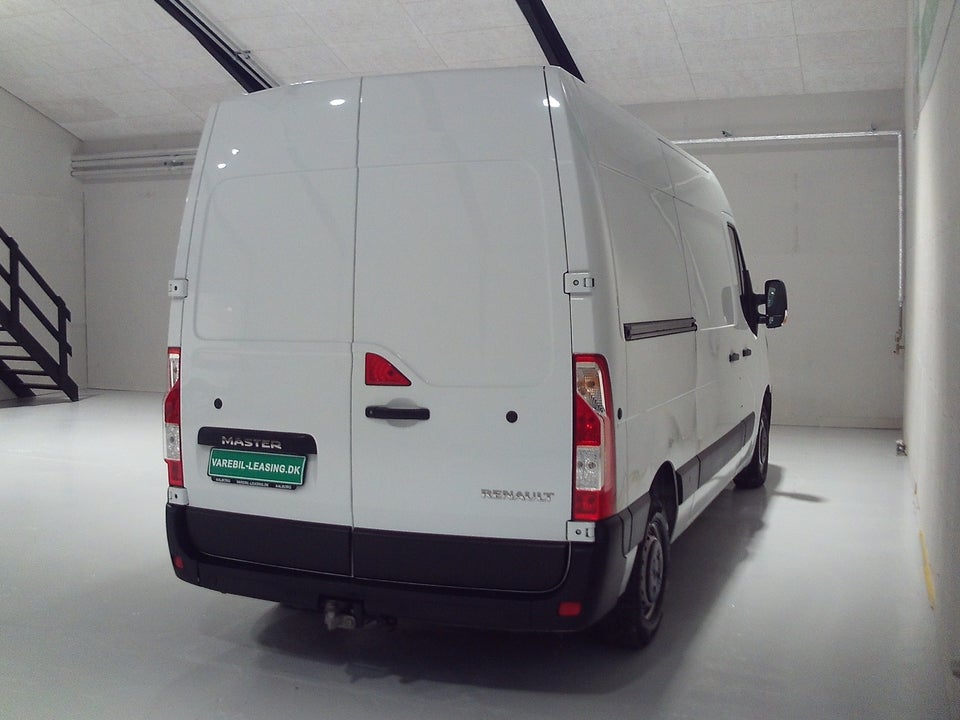 Renault Master IV T33 2,3 dCi 150 L2H2 Kassevogn
