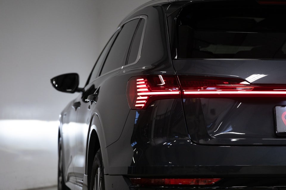 Audi Q8 e-tron 55 Advanced S-line quattro 5d