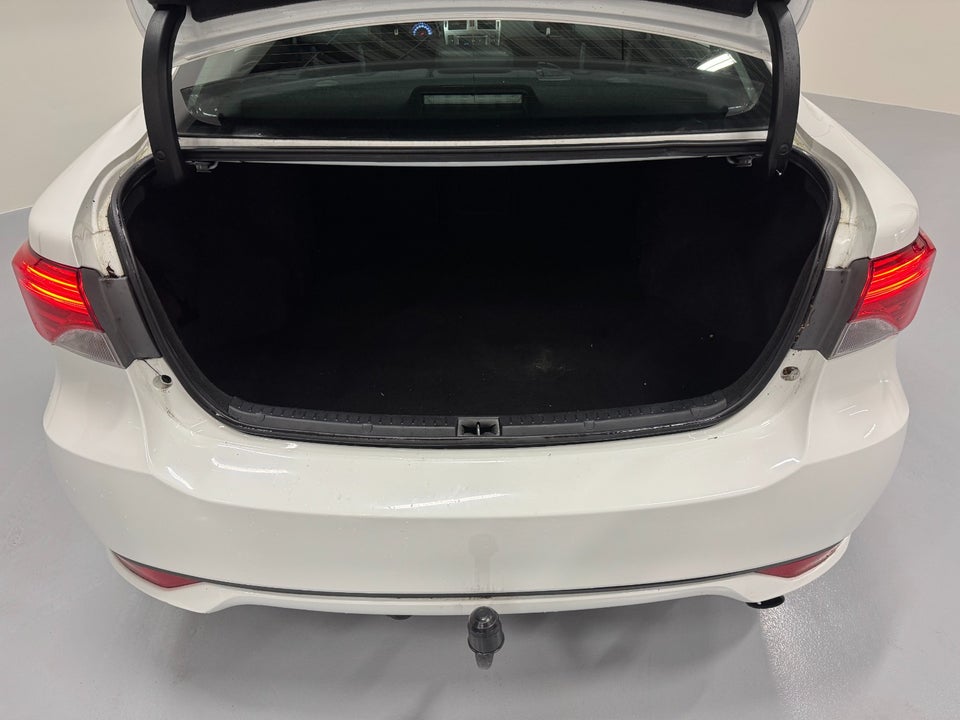 Toyota Avensis 1,6 VVT-i T2 Premium 4d