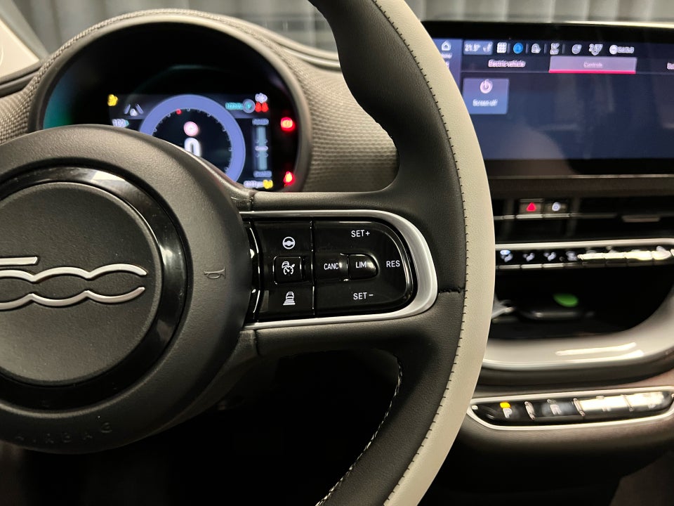 Fiat 500e 42 la Prima by Bocelli 3d