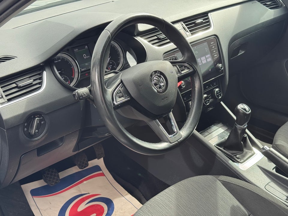 Skoda Octavia 1,6 TDi 115 Style Combi 5d