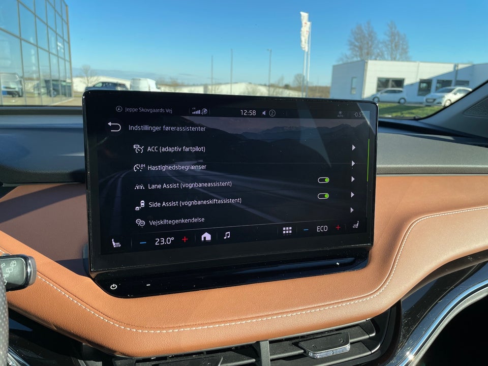 Skoda Enyaq 80 iV Suite 5d