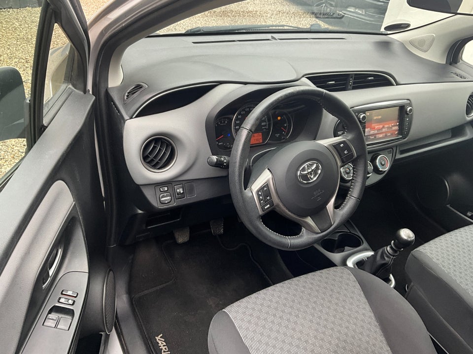 Toyota Yaris 1,3 VVT-i T2 5d