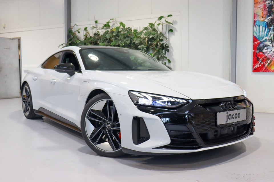 Audi e-tron GT quattro 4d