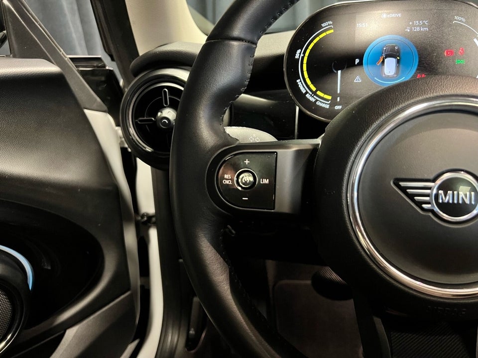 MINI Cooper SE Camden Edition 3d