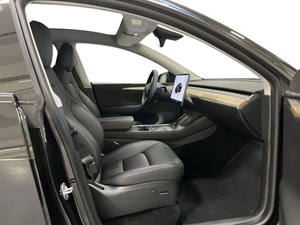 Tesla Model Y RWD 5d