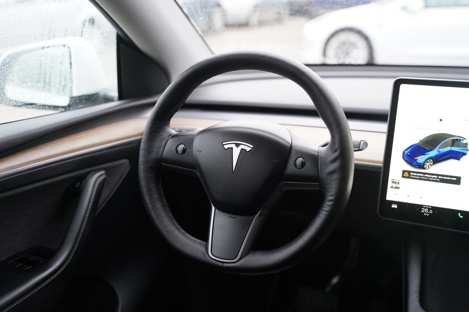 Tesla Model Y Long Range AWD 5d