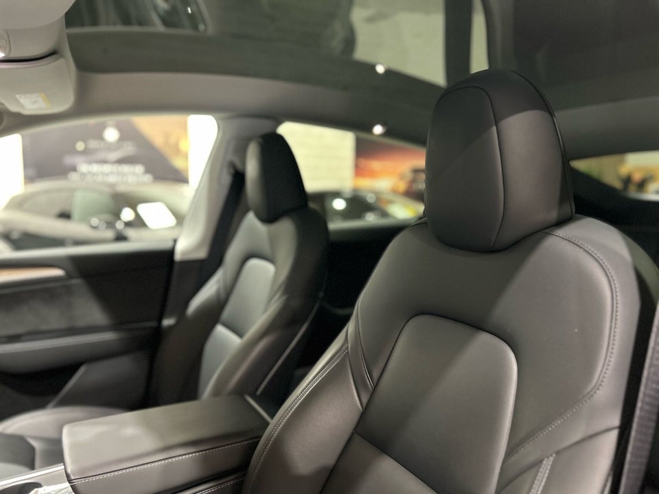 Tesla Model Y Long Range AWD 5d