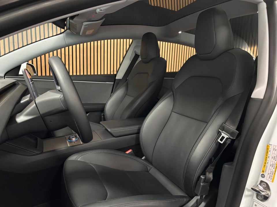 Tesla Model 3 RWD 4d