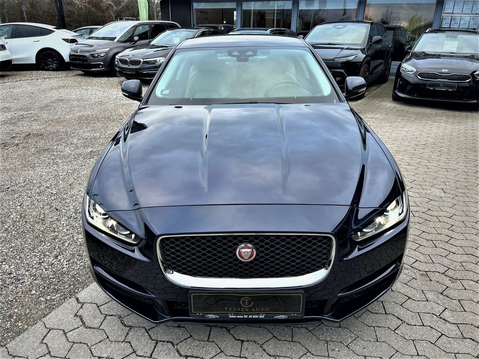 Jaguar XE 2,0 P200 Prestige aut. 4d