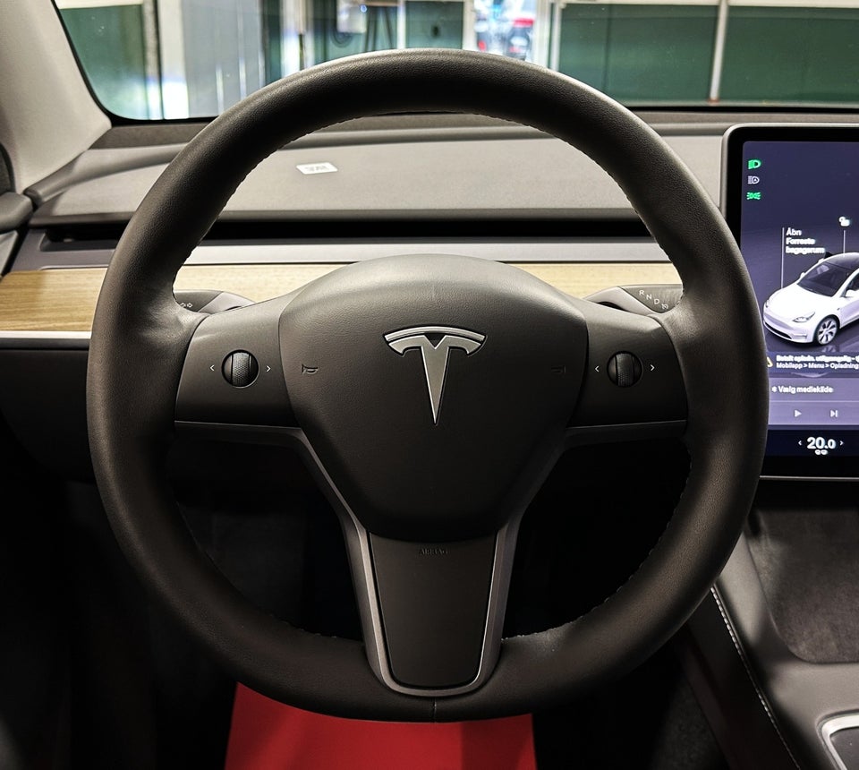 Tesla Model Y RWD 5d