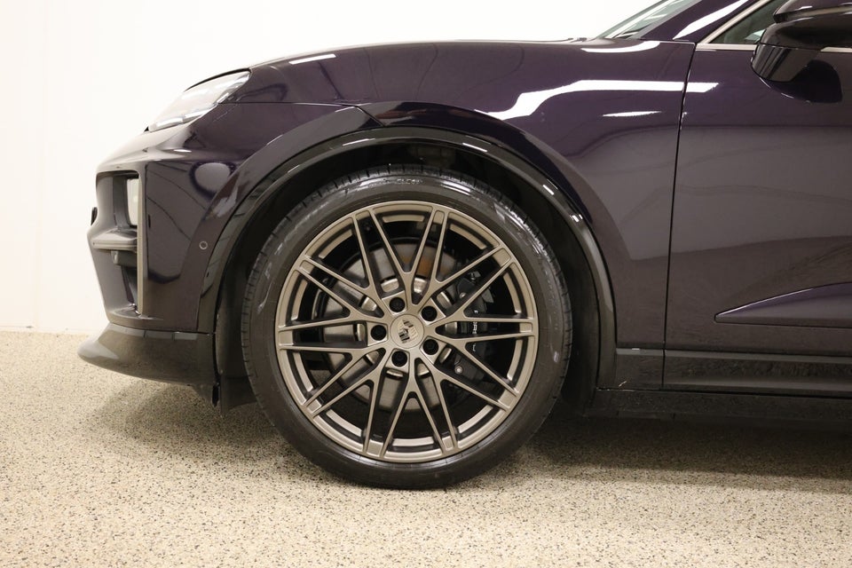 Porsche Macan Turbo 5d