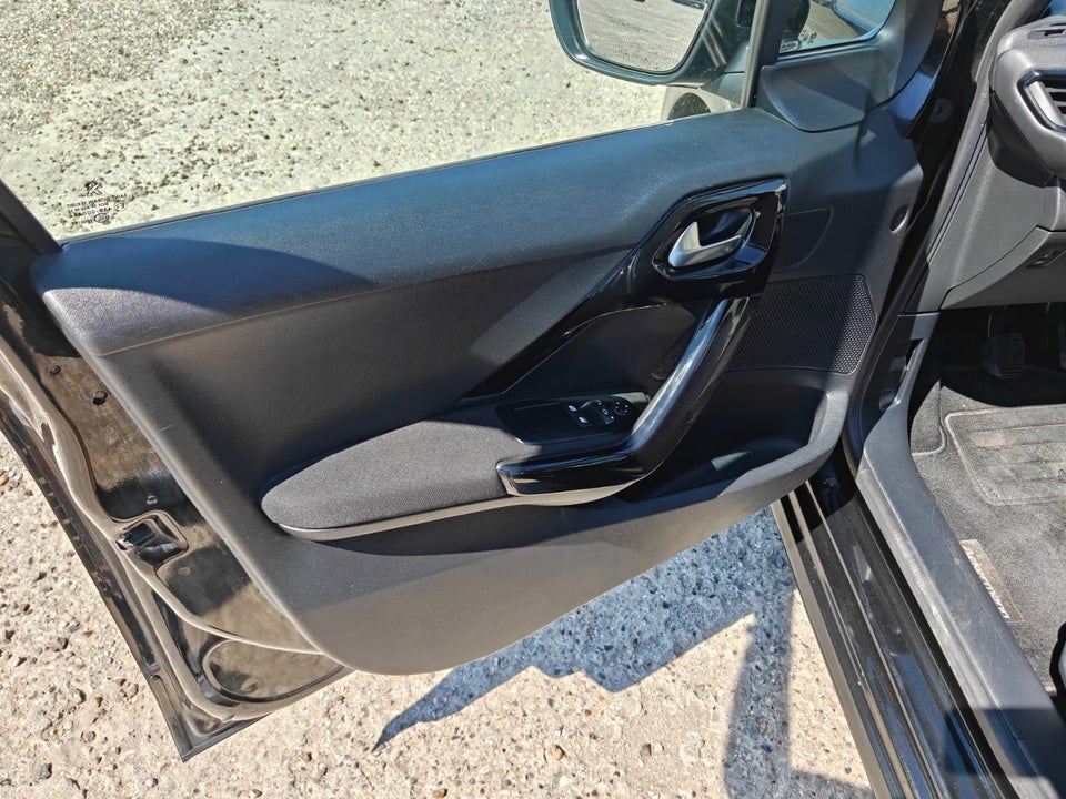 Peugeot 208 1,2 VTi 82 Active 5d