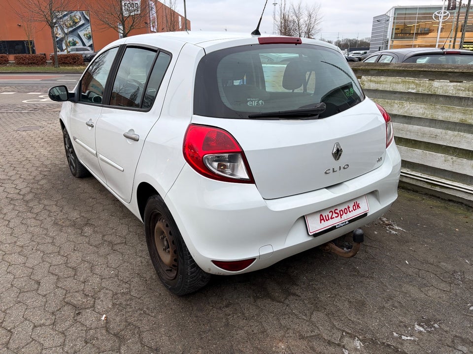 Renault Clio III 1,5 dCi 75 Expression 5d