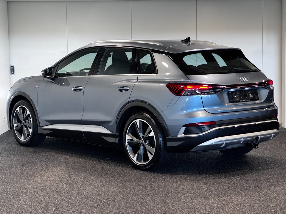 Audi Q4 e-tron 45 S-line quattro 5d