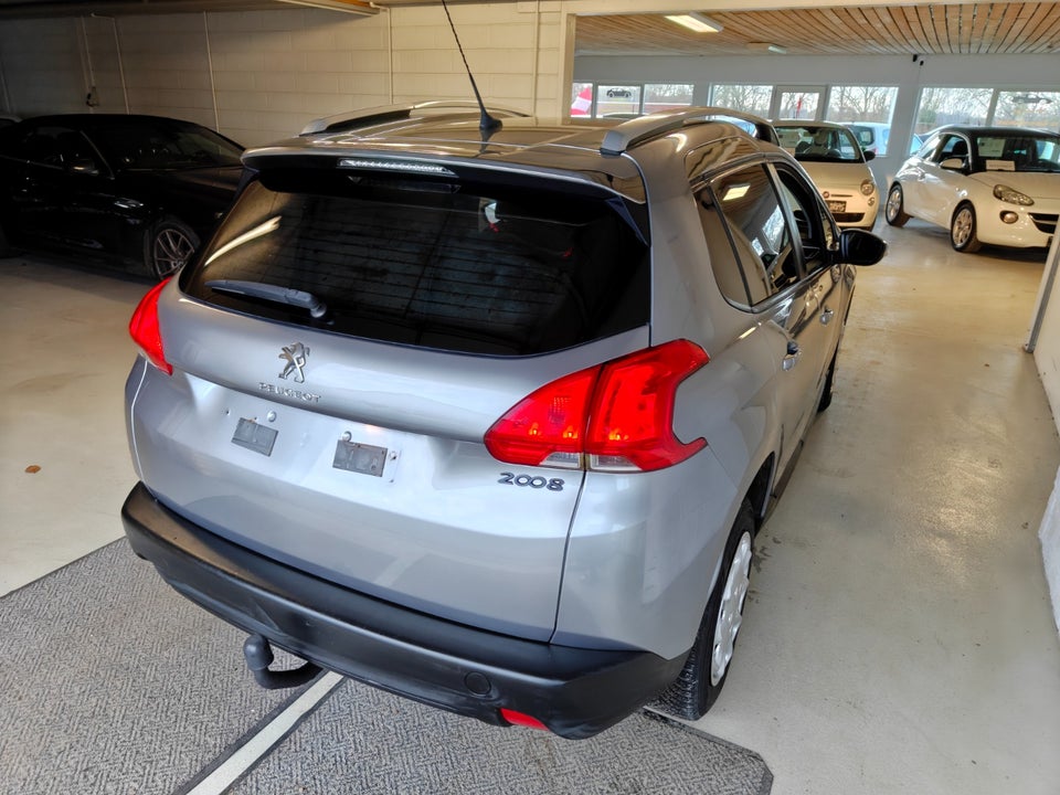 Peugeot 2008 1,2 VTi 82 Active Motion 5d