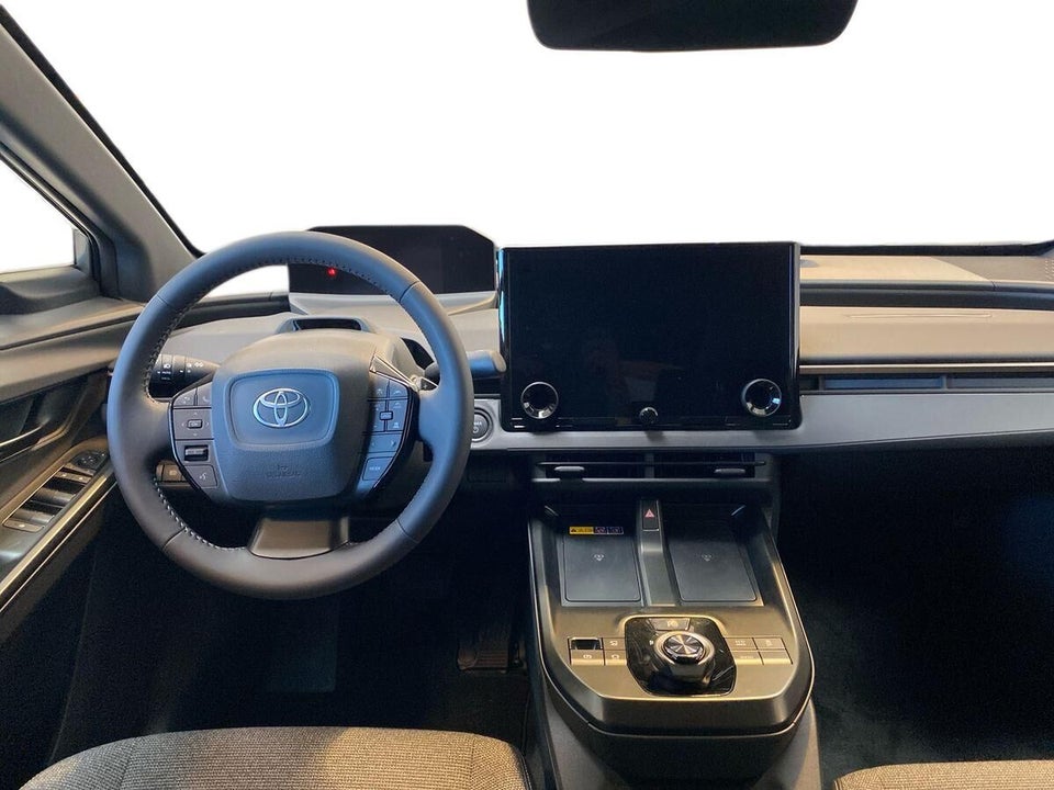 Toyota bZ4X 73 Active Tech 5d