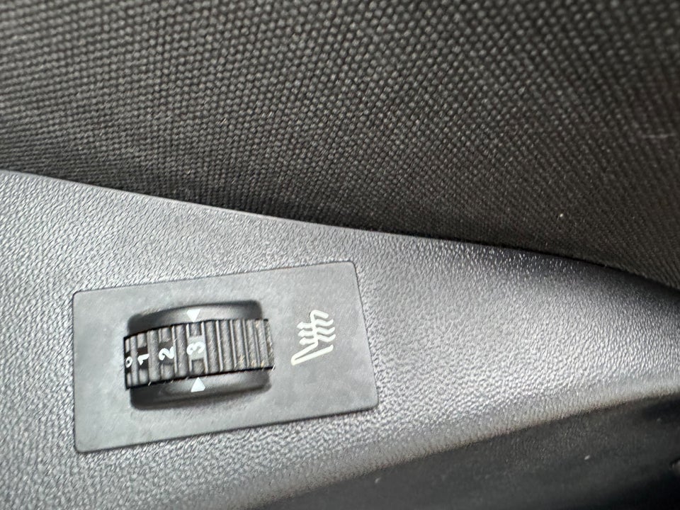 Peugeot 208 1,2 VTi Active 5d