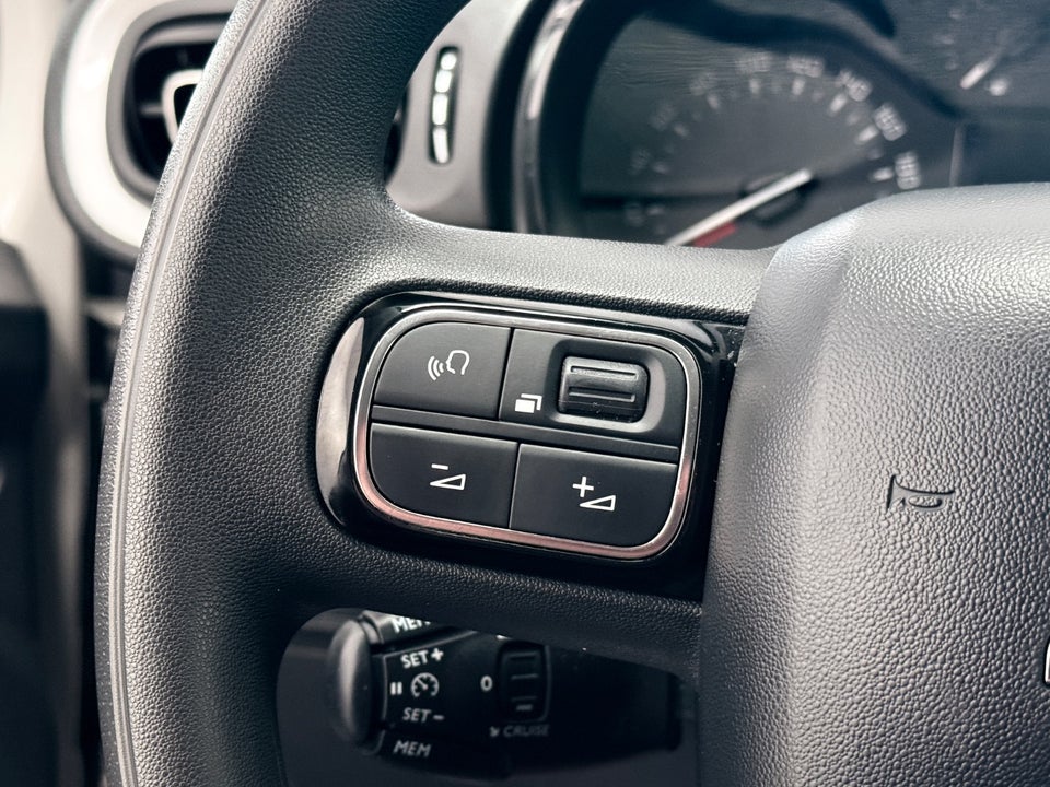 Citroën C3 1,2 PureTech 83 Shine Sport 5d