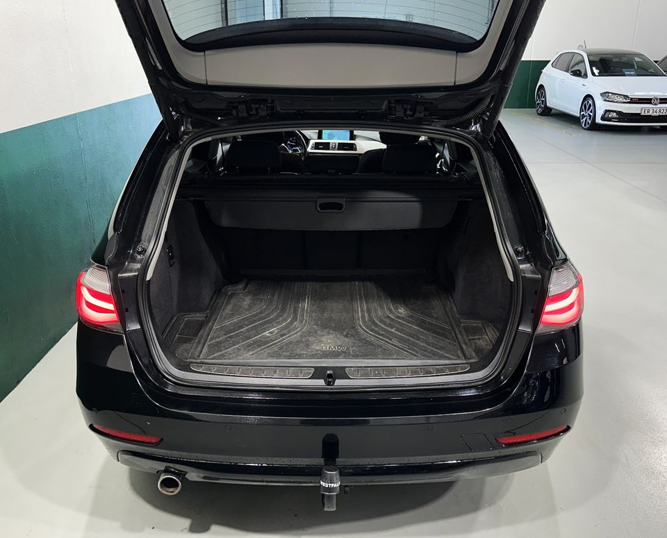 BMW 320d 2,0 Touring aut. 5d